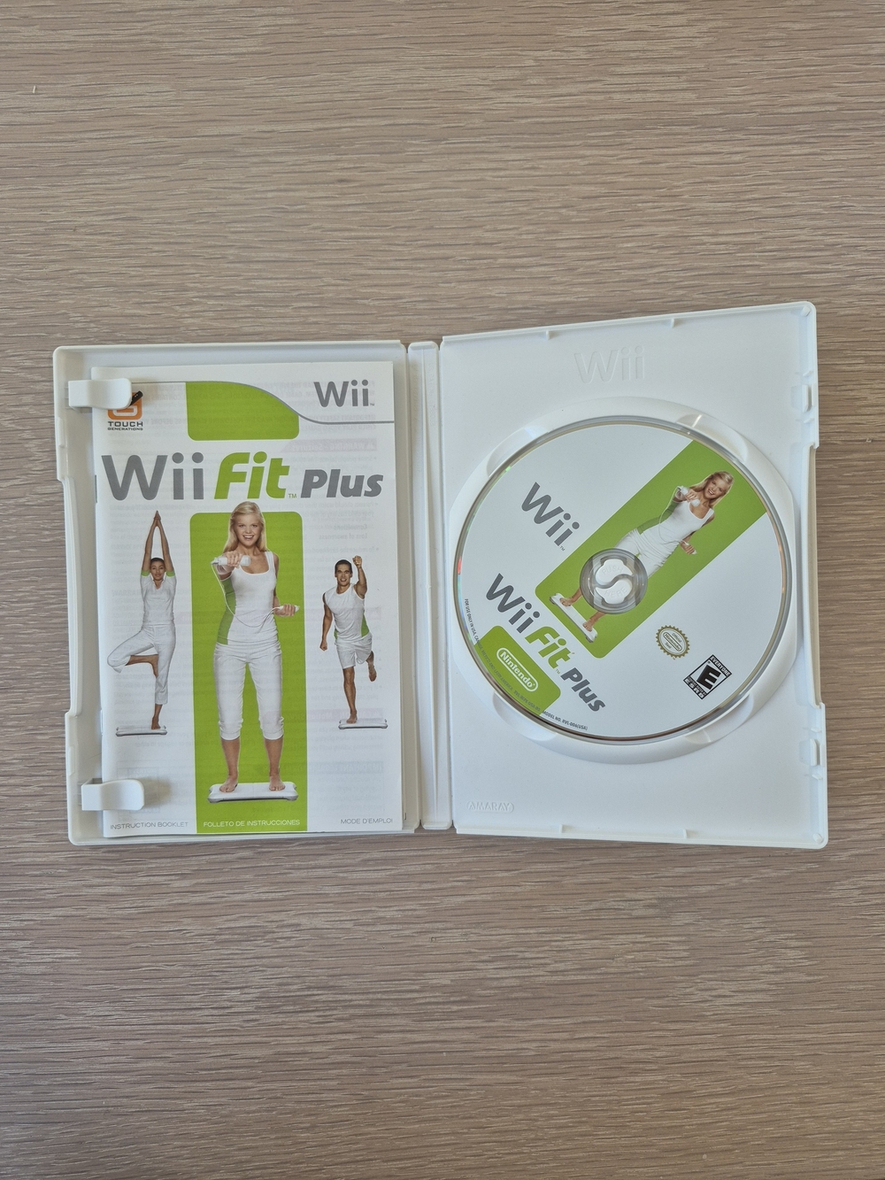 Nintendo Wii Fit Plus & Wii Sports Resort Game Bundle - Picture 4 of 6